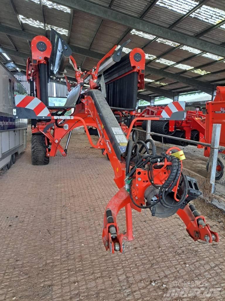 Kuhn Merge Maxx 耙與翻草機