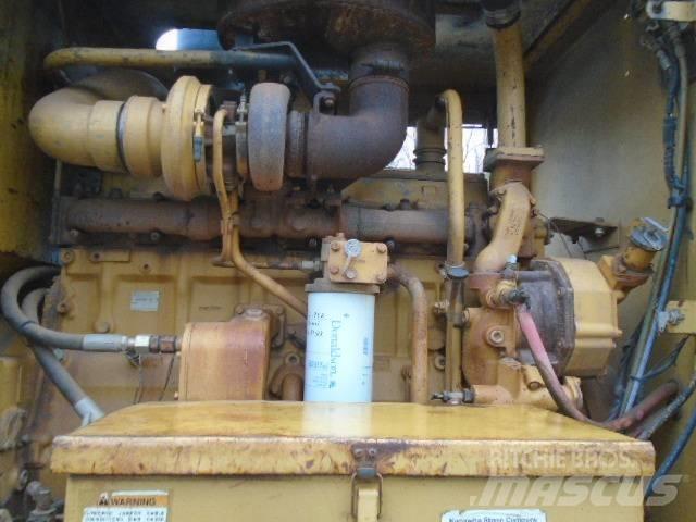 CAT 16G 平土機