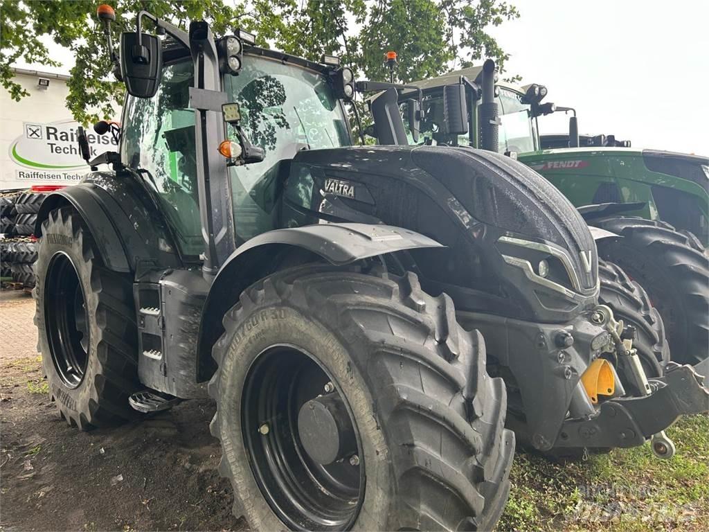 Valtra T 235 D 曳引機