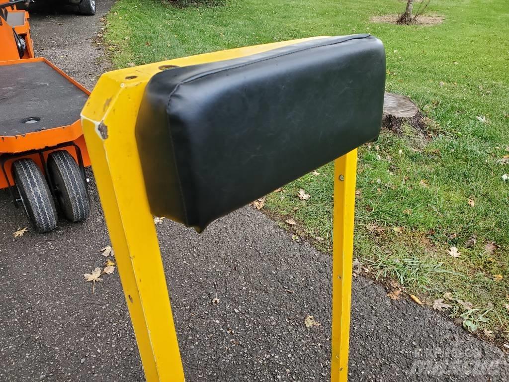 Taylor-Dunn SC090 牽引車