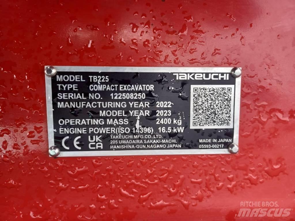 Takeuchi TB 225 小型挖土機/掘鑿機<7t(小型挖掘機)