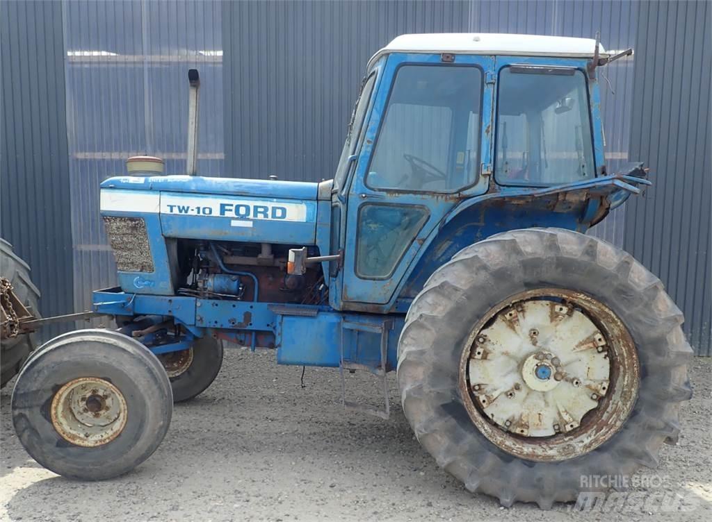 Ford TW10 曳引機