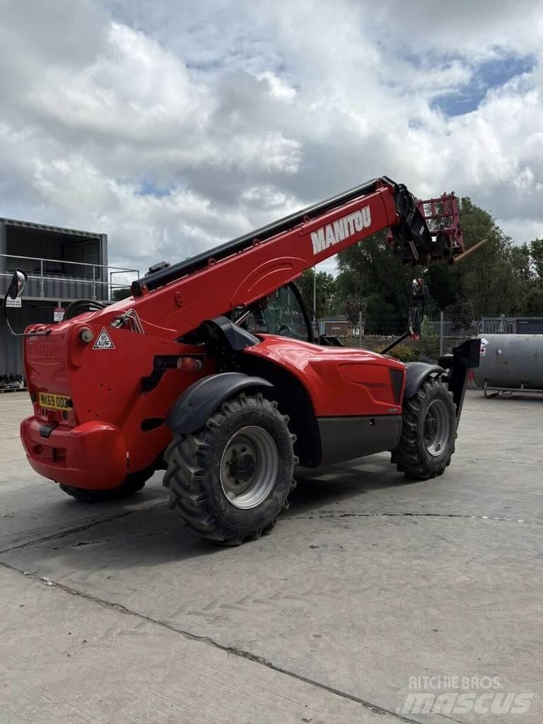 Manitou MT 1440 伸縮臂操作車