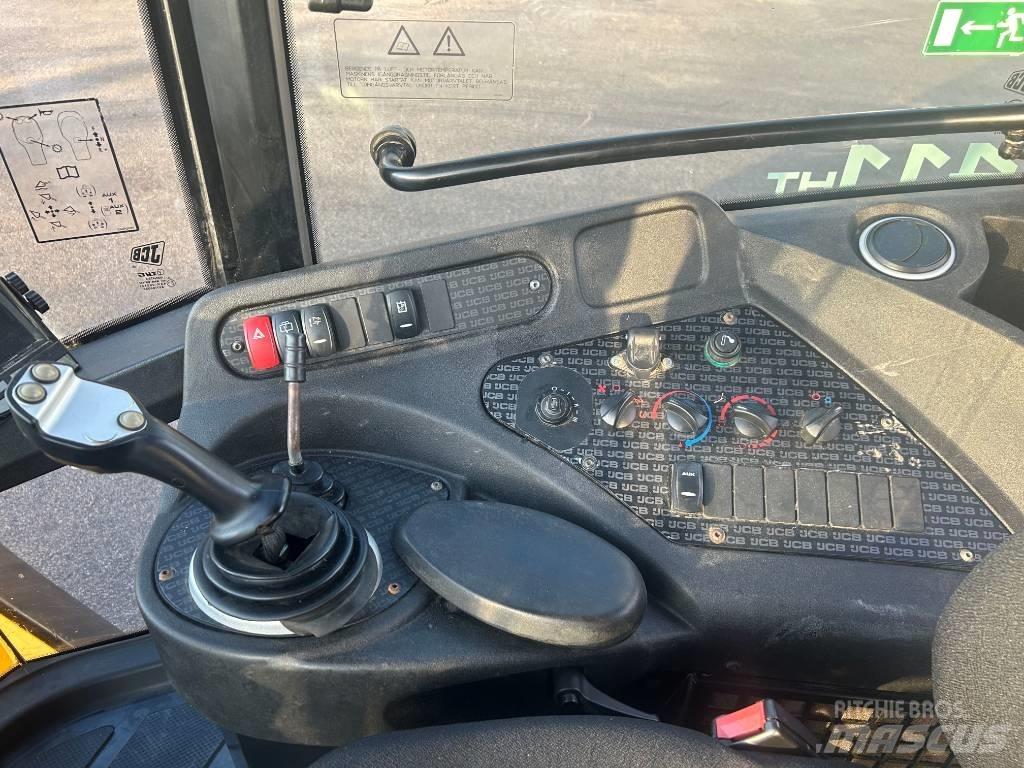JCB 411 HT 輪胎式裝載機