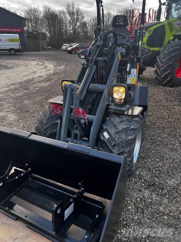 GiANT G 1500 HD 小型裝載機