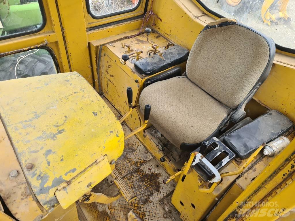 Komatsu D 85-18 履帶推土機