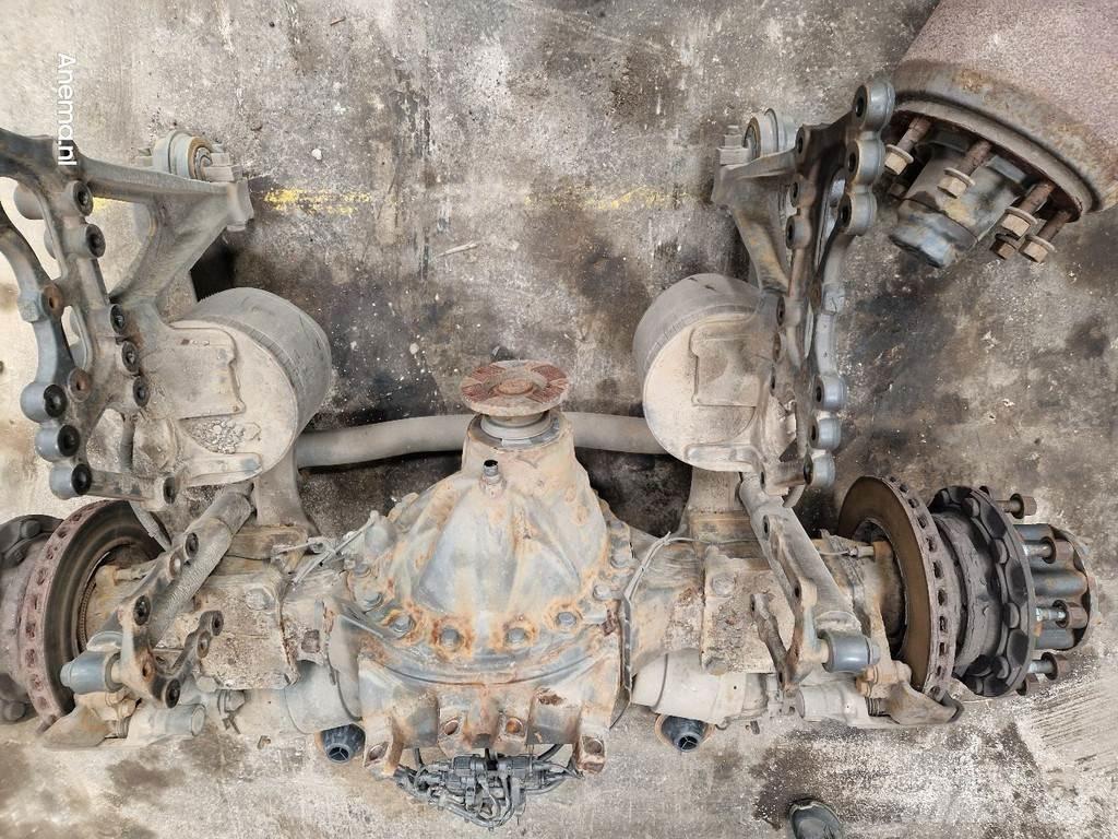 Mercedes-Benz 1835 軸