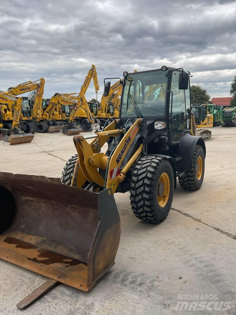 Komatsu WA80M-8 小型裝載機