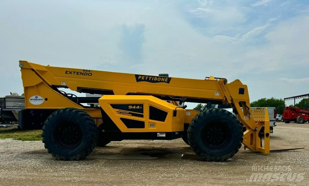 Pettibone 944 伸縮臂操作車