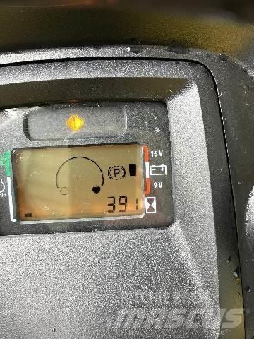 John Deere X590 騎乘式割草機