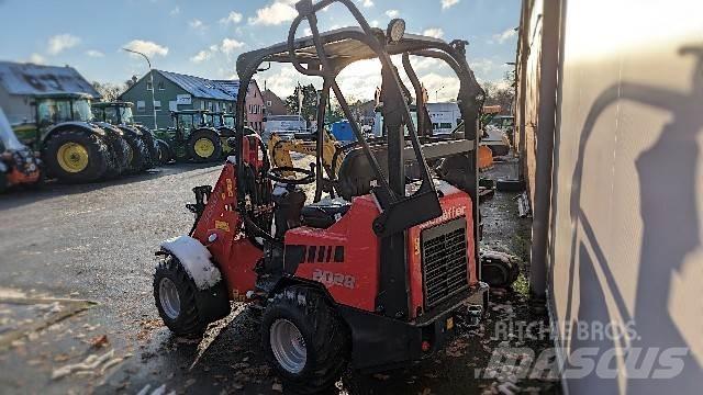 Schäffer 2028-2 農業用伸縮臂裝載機