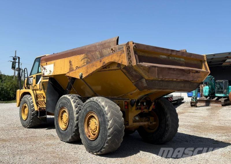 CAT 730 鉸接式起吊車