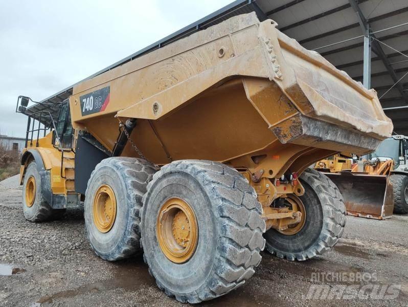CAT 740GC 鉸接式起吊車
