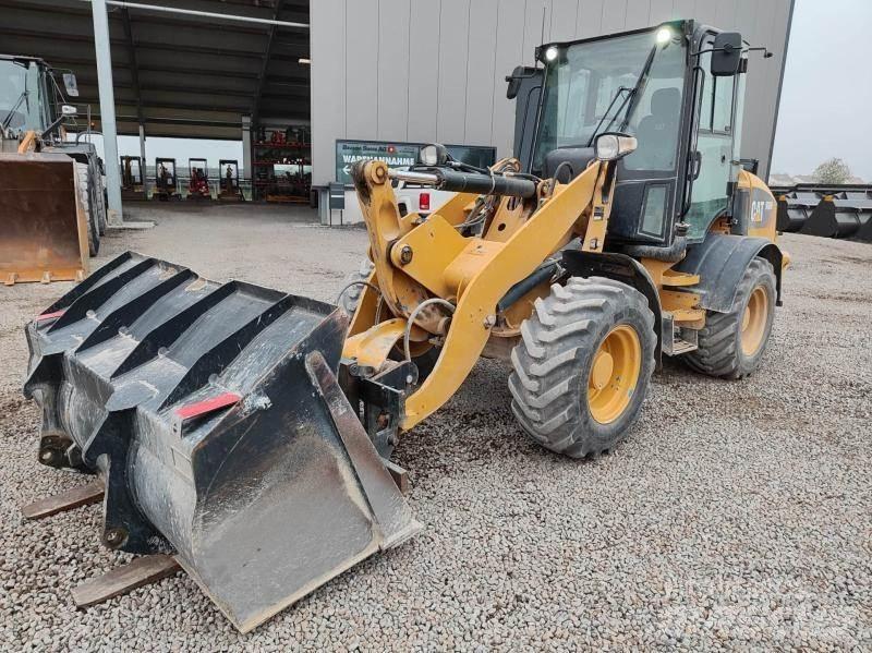 CAT 908 輪胎式裝載機