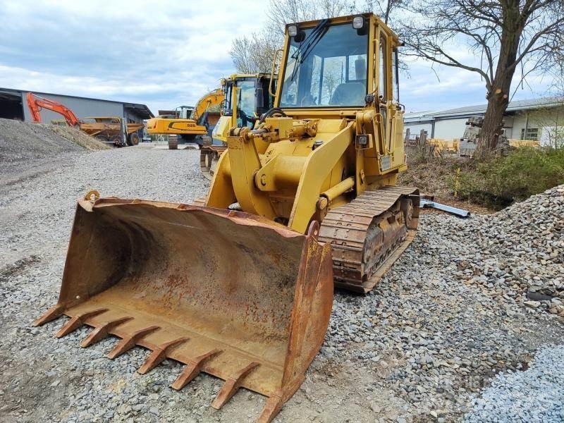 CAT 943 推土機