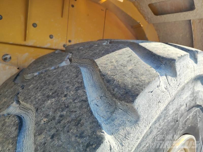 CAT 966M 輪胎式裝載機