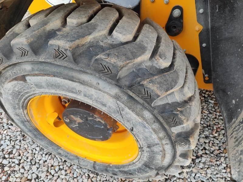 JCB 525-60 輪胎式裝載機