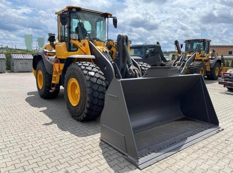 Volvo L110H 輪胎式裝載機
