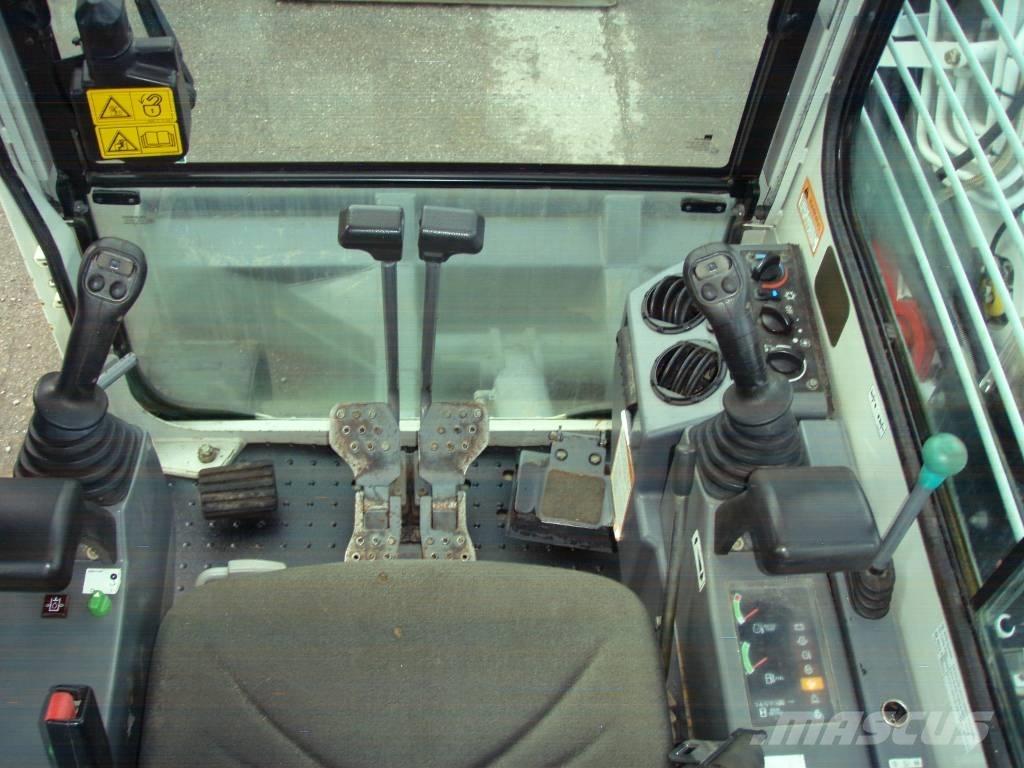 Takeuchi TB 153 FR 小型挖土機/掘鑿機<7t(小型挖掘機)