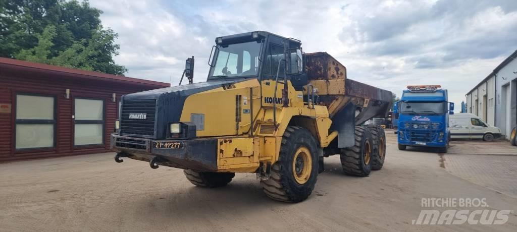 Komatsu HM 300-2 鉸接式起吊車