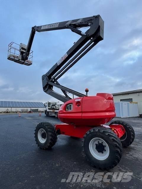 Manitou 200 ATJ 緊湊型自走式伸縮臂式升降機