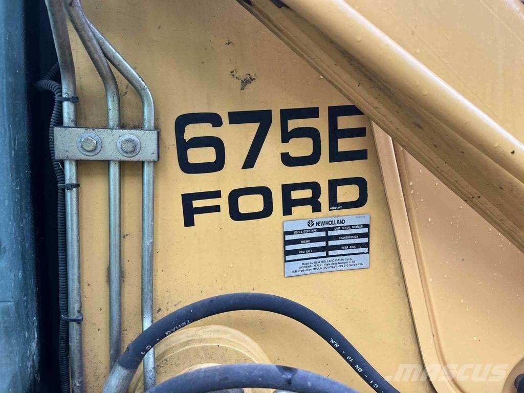 New Holland 675 E 反鏟裝載機