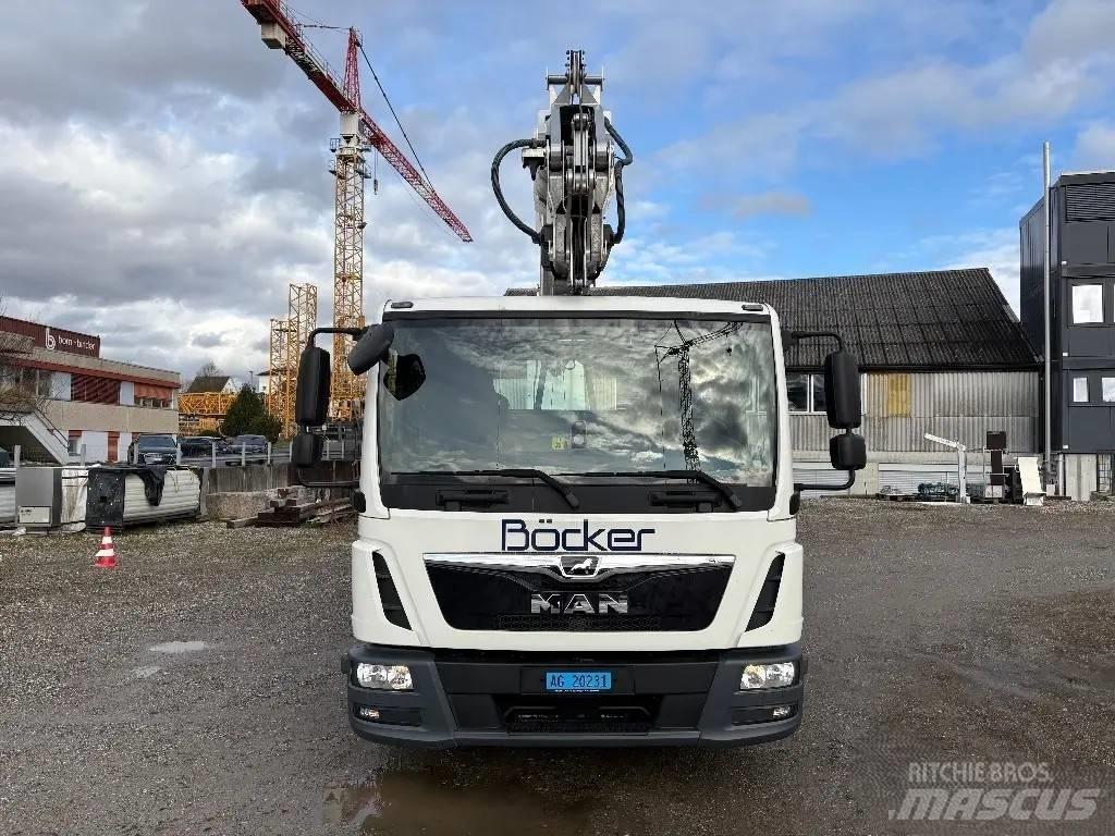 Böcker AK 37/4000 越野起重機