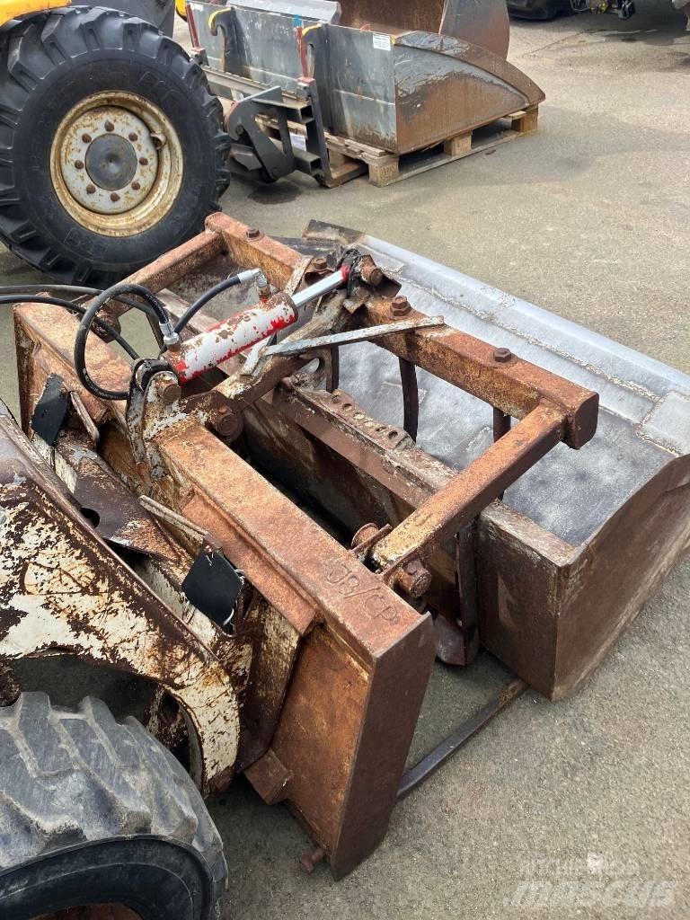 Bobcat 743 滑移轉向裝載機