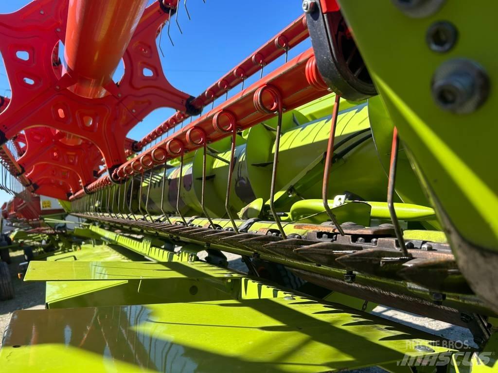 CLAAS Tucano 440 聯合收穫機