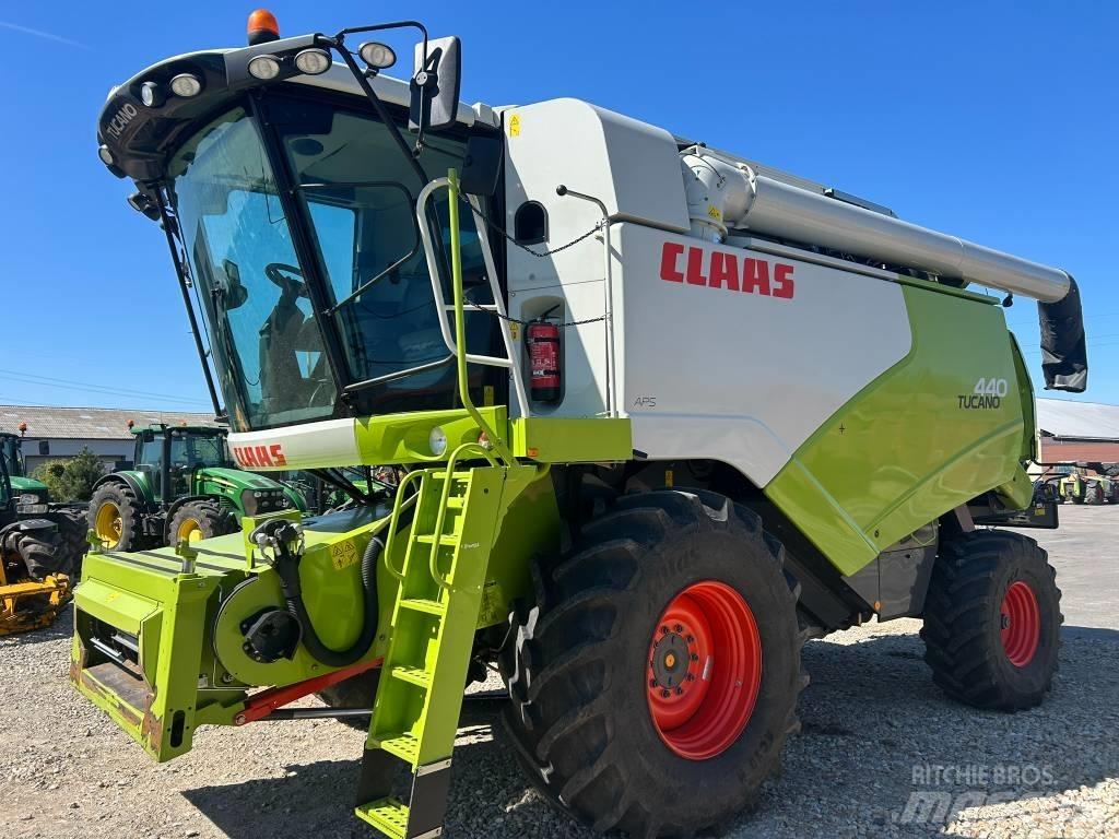 CLAAS Tucano 440 聯合收穫機
