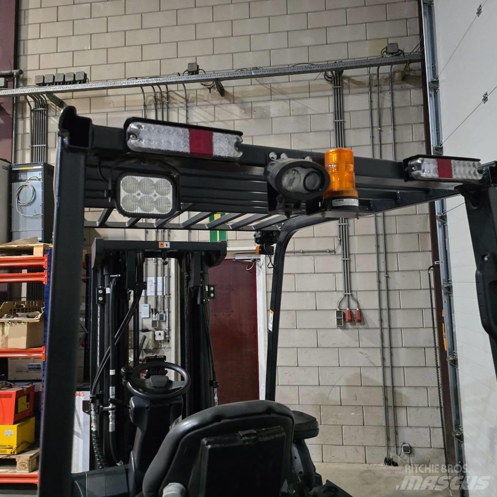 Doosan B 35 X-7 電動堆高機
