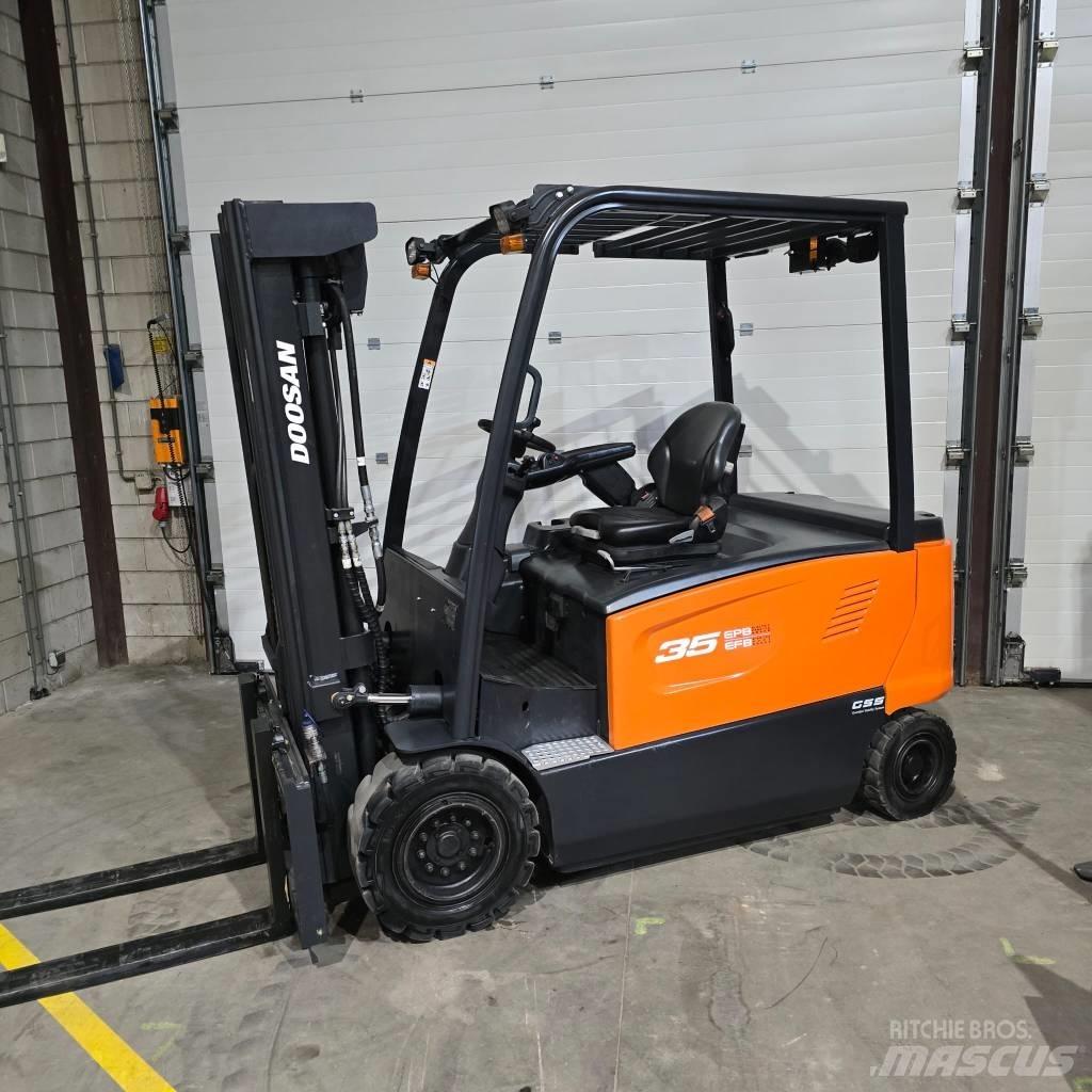 Doosan B 35 X-7 電動堆高機