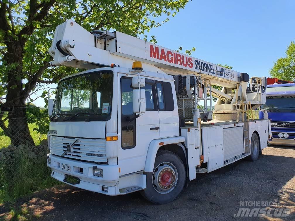 Volvo FE618 拖車裝載高空作業平台