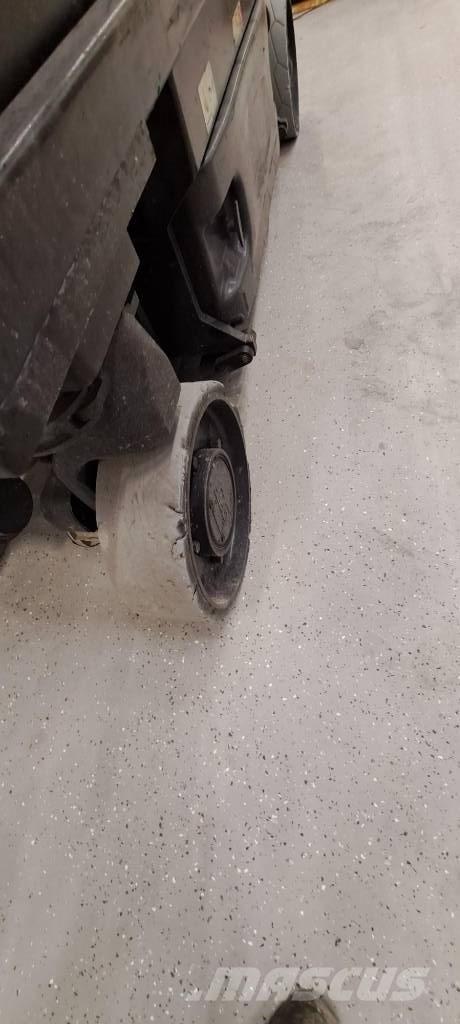 JLG 2630 ES 剪式升降機