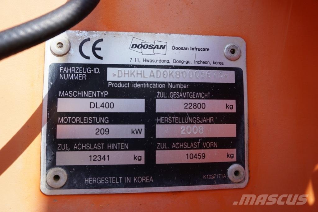 Doosan DL 400 輪胎式裝載機