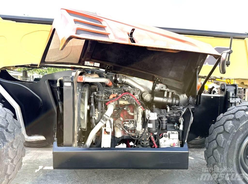 JLG 1055 伸縮臂操作車