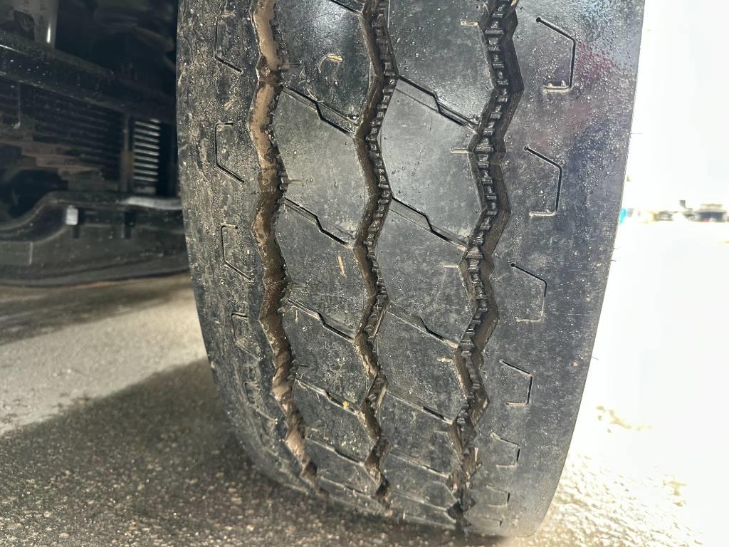 Mack MRU 613 垃圾車