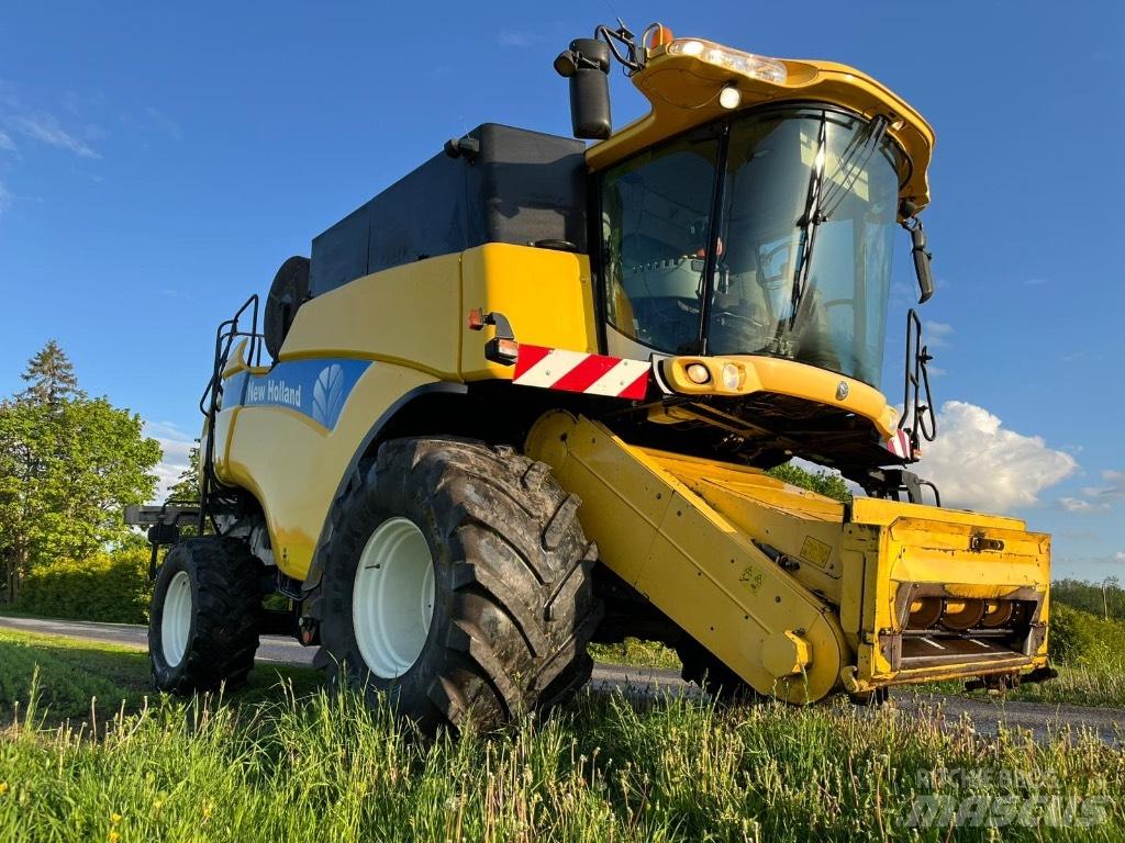 New Holland CX 860 聯合收穫機