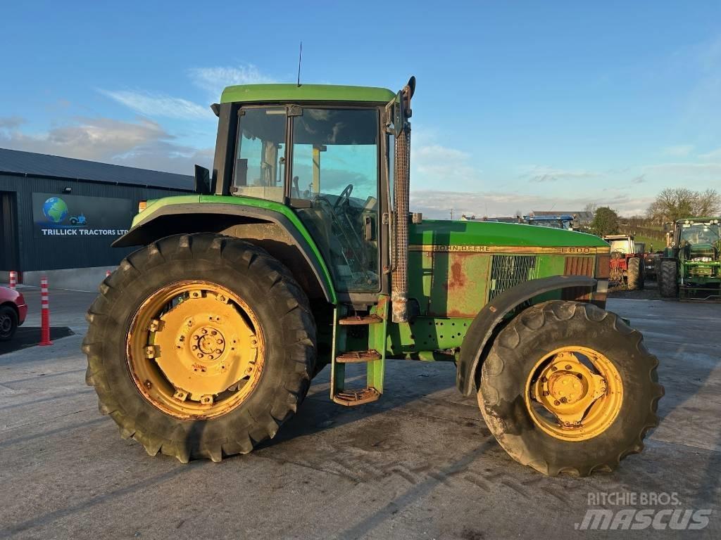 John Deere 6800 曳引機