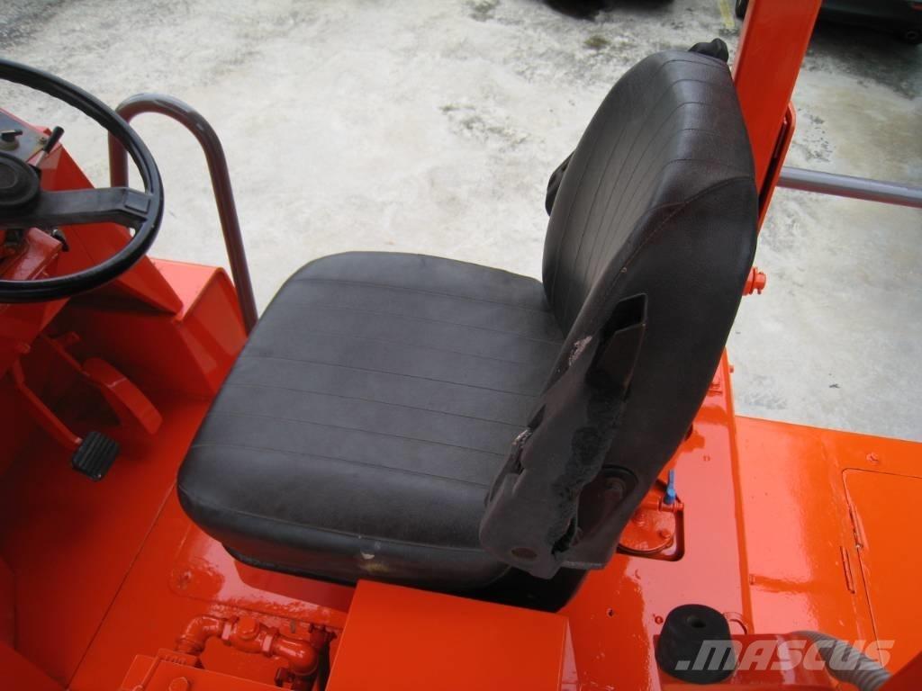 Sakai TZ 701 膠輪滾壓機