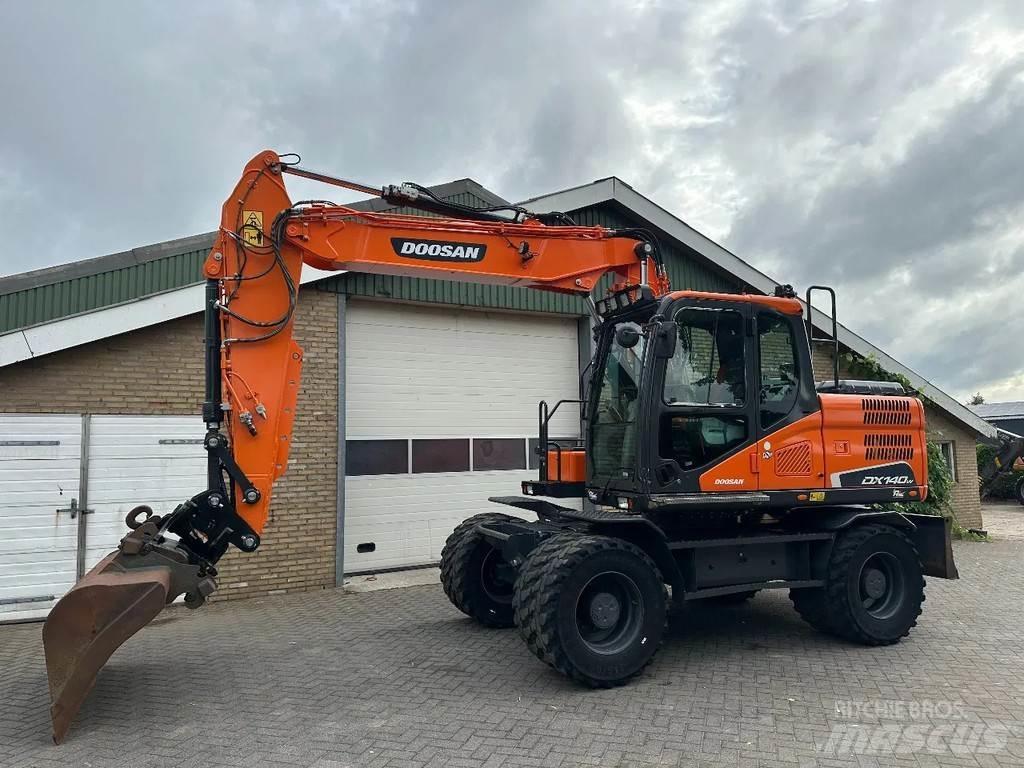 Doosan DX140W-5 旋轉式挖土機/掘鑿機/挖掘機