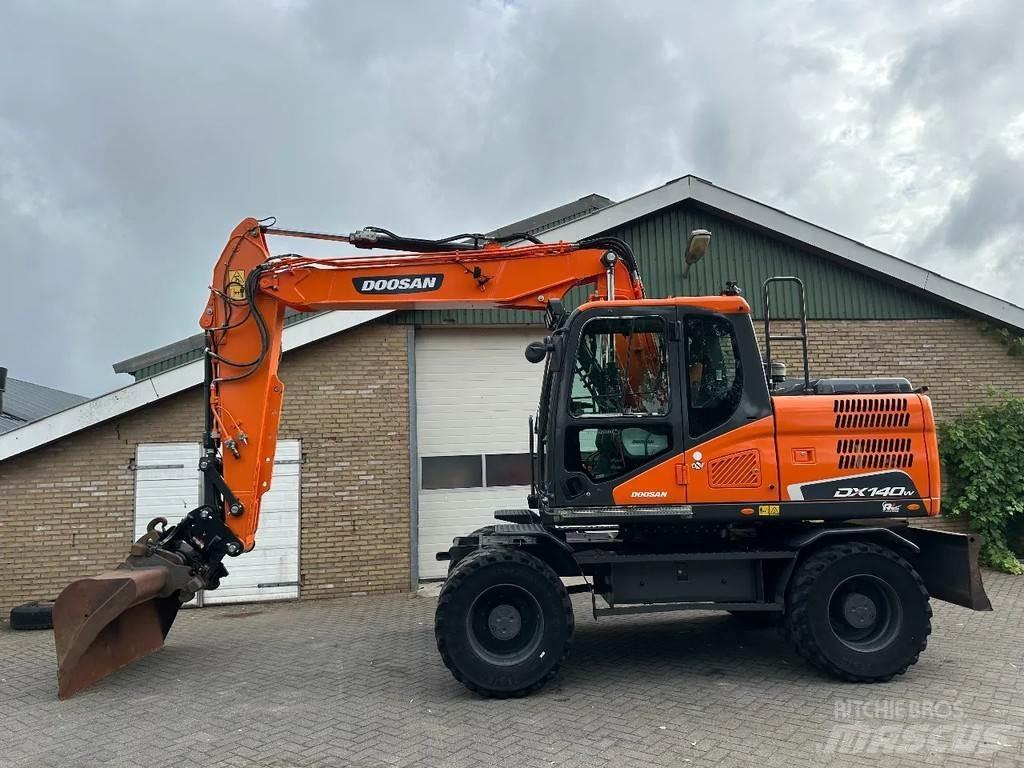 Doosan DX140W-5 旋轉式挖土機/掘鑿機/挖掘機