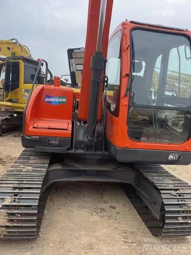 Doosan DX 80 中型挖土機/掘鑿機/挖掘機 7t-12t