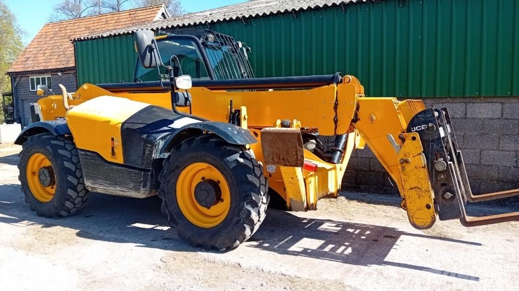 JCB 540-140 伸縮臂操作車