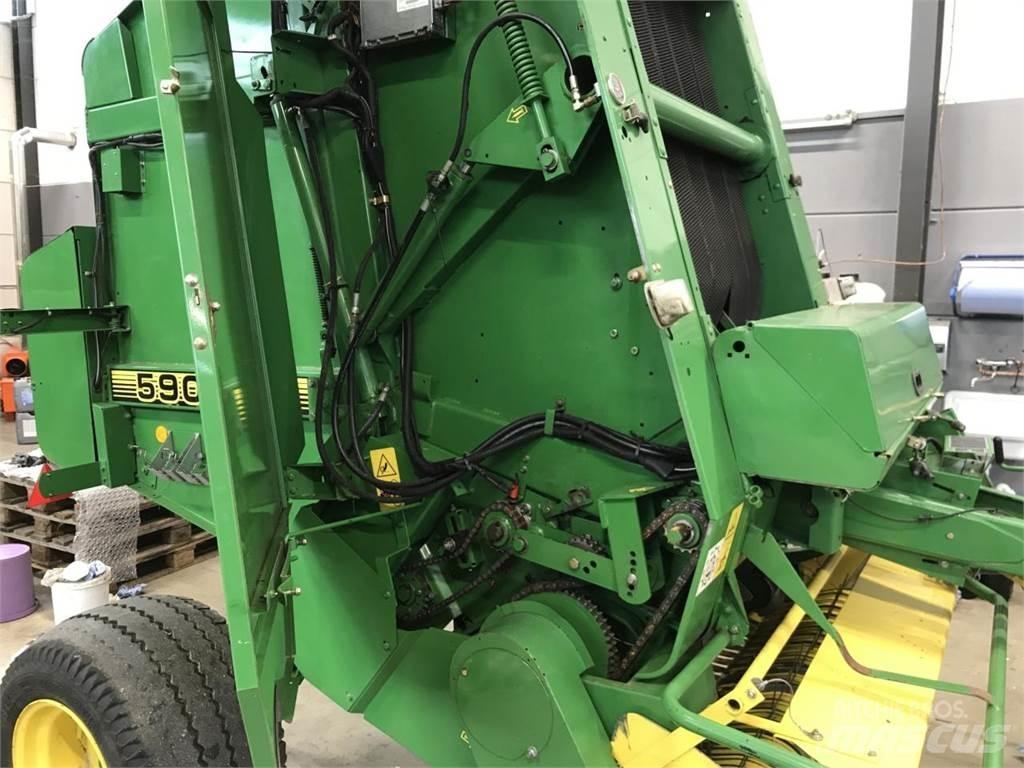 John Deere 590 方形打捆機