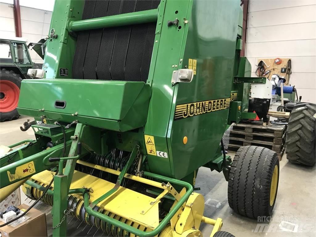 John Deere 590 方形打捆機