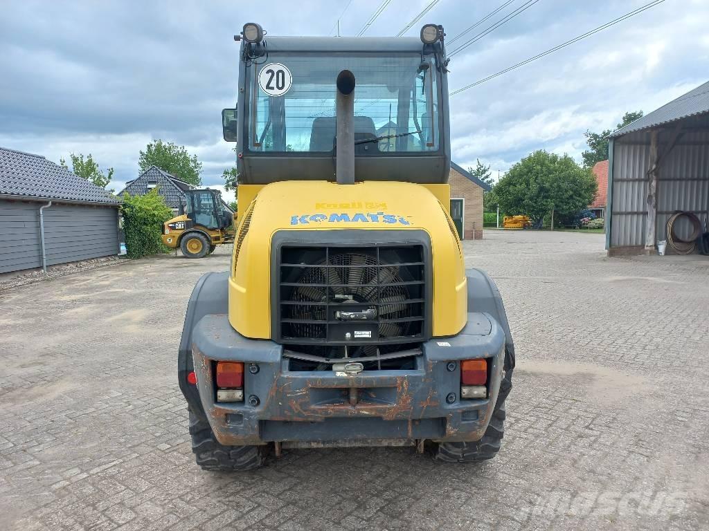Komatsu WA 80-6 輪胎式裝載機