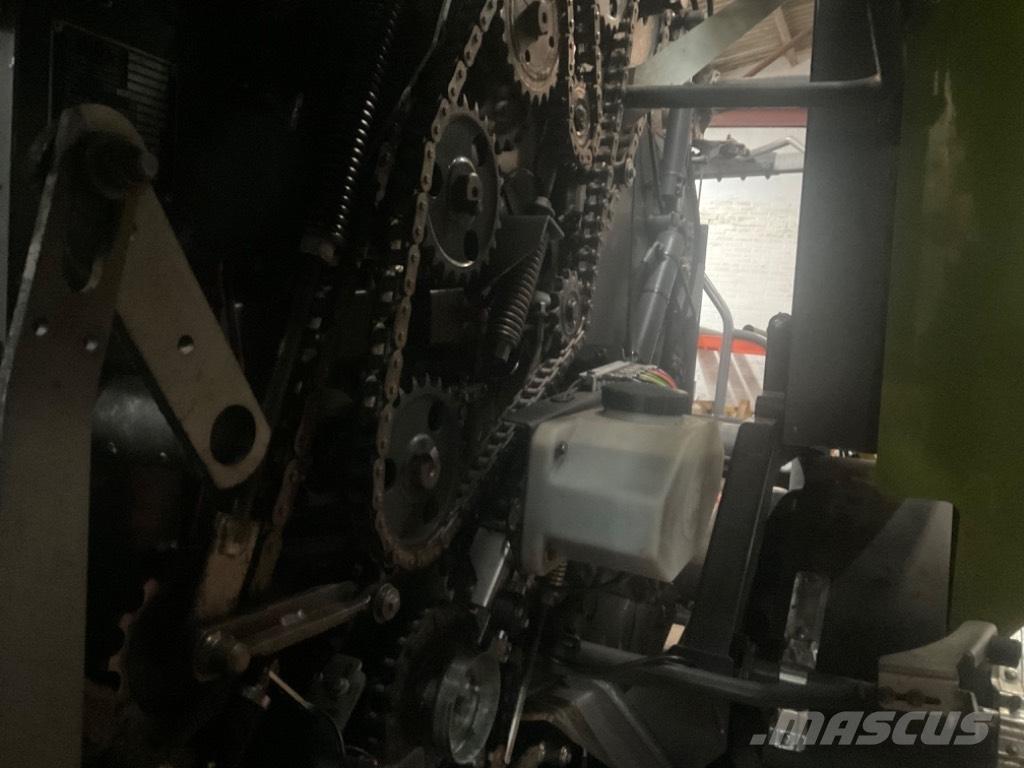 CLAAS Uniwrap 455 圓型牧草打包機
