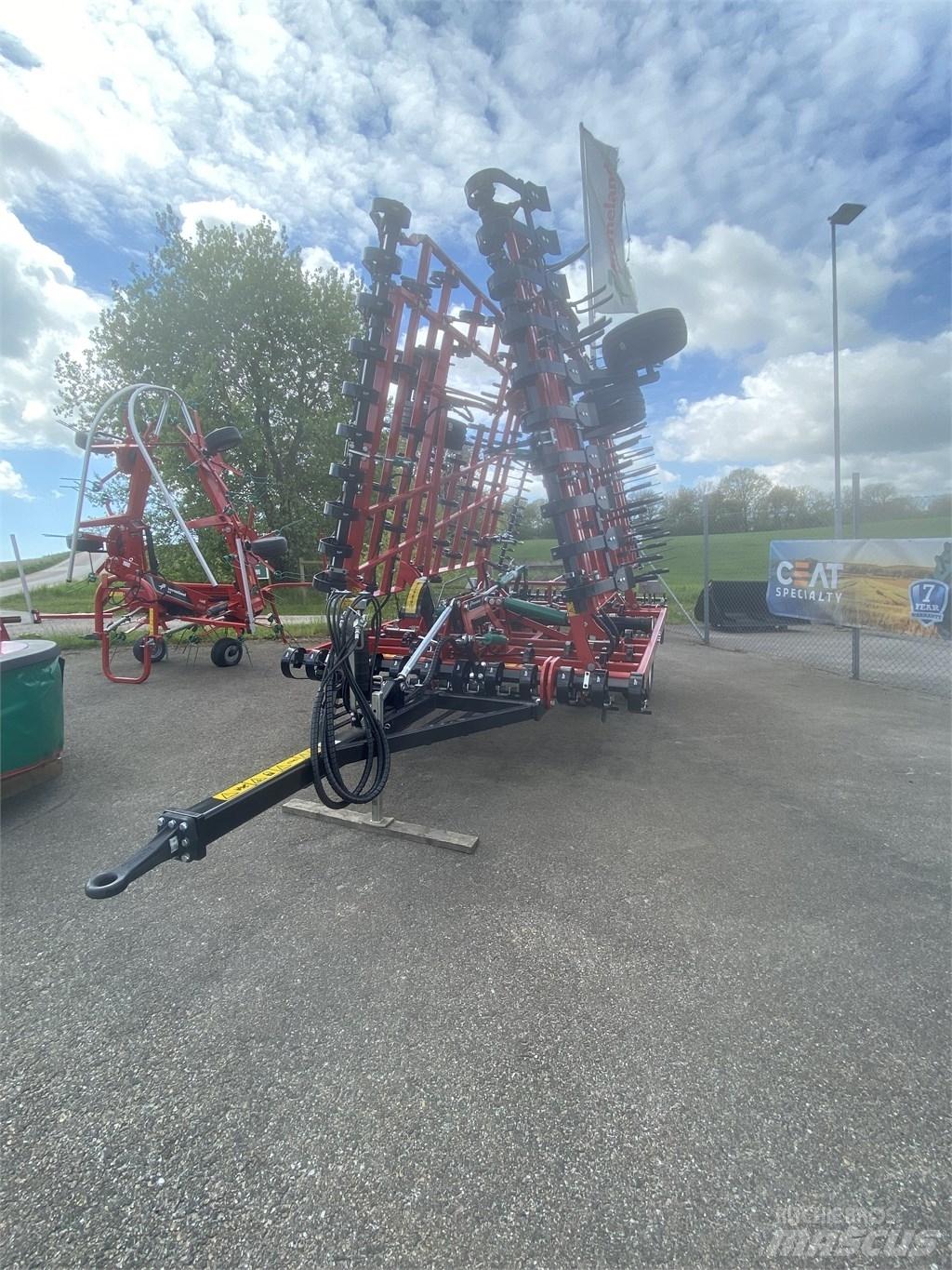 Kverneland Tiger 800 動力耙和旋轉式耕耘機