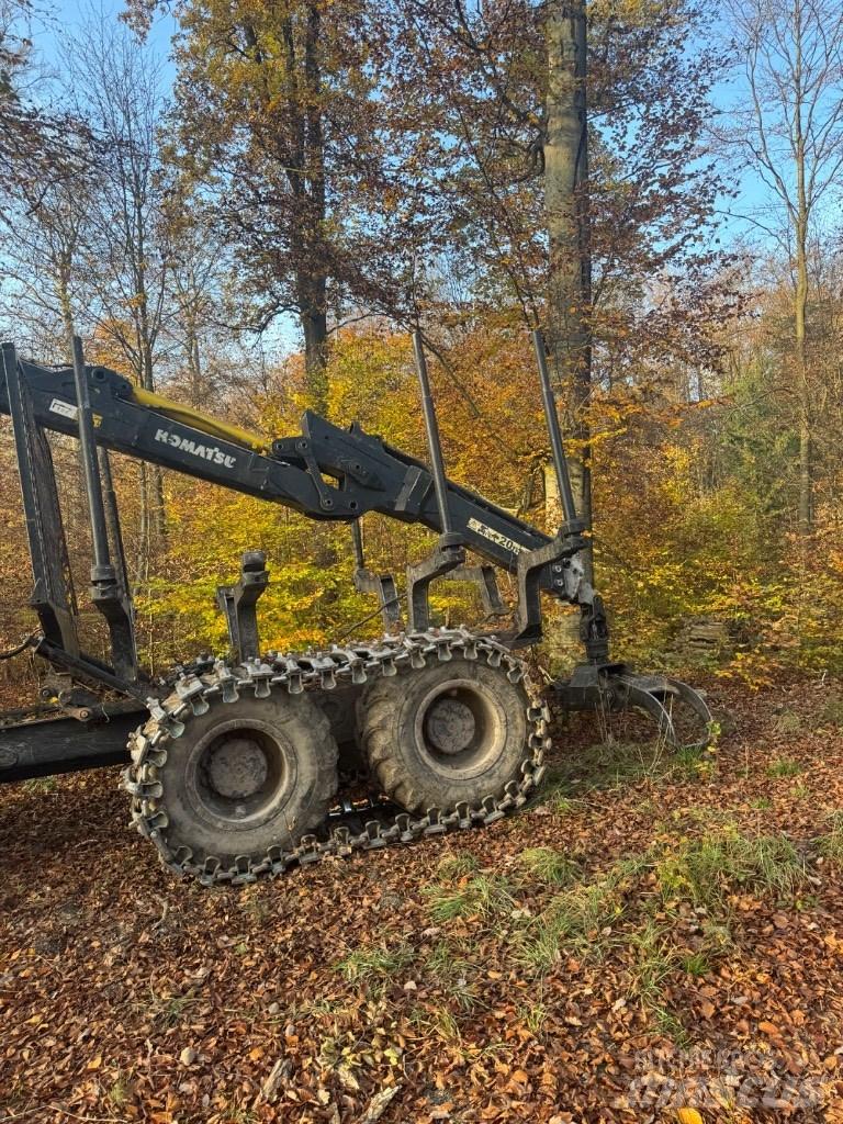 Komatsu 875 集運機